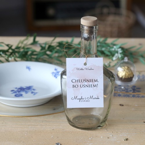 Zestaw 18 zawieszek na alkohol z motywem mapy idealne dla podróżników