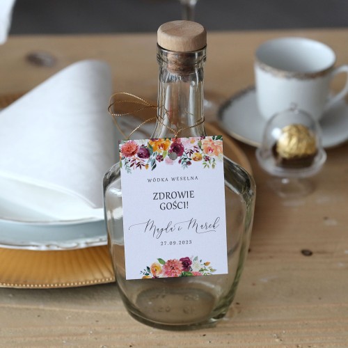 Zestaw 18 zawieszek na alkohol z pomarańczowymi kwiatami boho