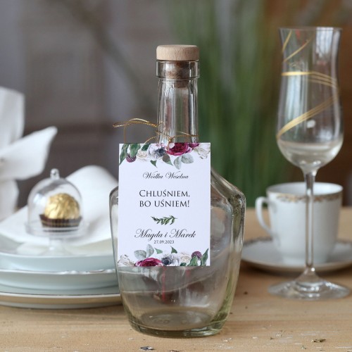 Zestaw 18 zawieszek na alkohol z kwiatowym motywem w sercu