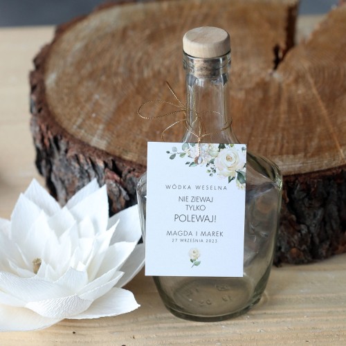 Zestaw 18 zawieszek na alkohol z motywem białej róży