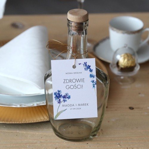 Zestaw 18 zawieszek na alkohol z motywem niezapominajki