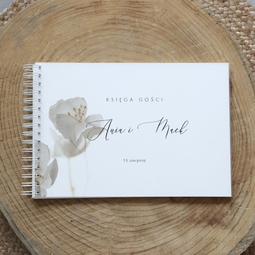 Księga gości klasyczna lub z ankietami - wzór z białym kwiatem