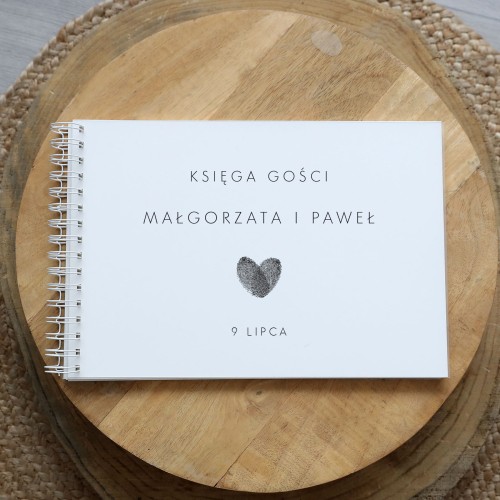 Księga gości klasyczna lub z ankietami - wzór z odciskiem palców we wzór serca