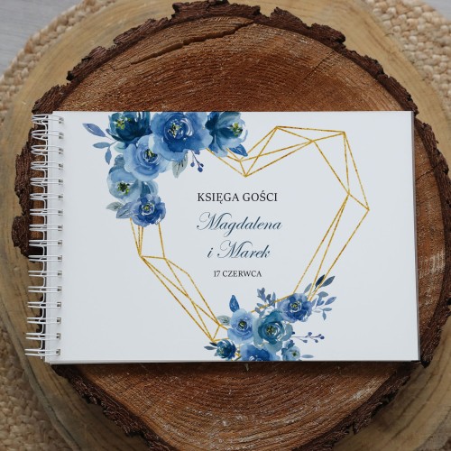 Księga gości klasyczna lub z ankietami - wzór z niebieskimi kwiatami w złotym sercu