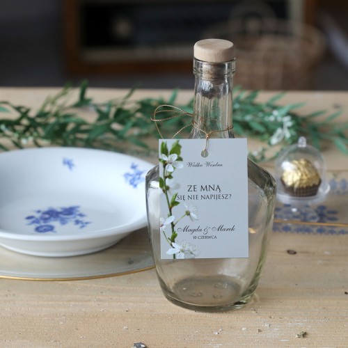 Zestaw 18 zawieszek na alkohol z gałązką kwitnącej wiśni