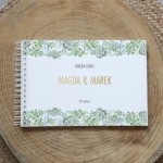 Księga gości klasyczna lub z ankietami - wzór z motywem zielonych liści