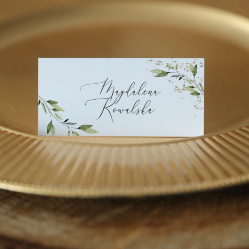 Winietki z pisaną czcionką oraz gałązkami liści