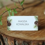 Winietki świąteczne z okalającymi gałązkami iglaka