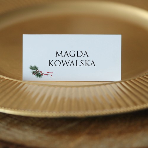 Minimalistyczne winietki z delikatnym świątecznym akcentem w postaci iglastej gałązki