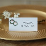 Winietki świąteczne z minimalistycznymi wieńcami